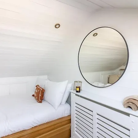 Guestready - Cozy Retreat In A Quiet Neighborhood 招待所 3*